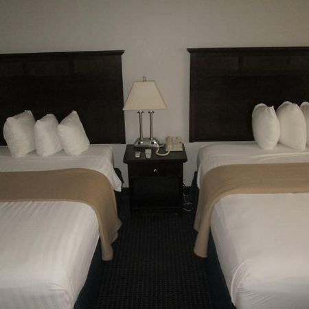 The Avenue Hotel Newark Bagian luar foto